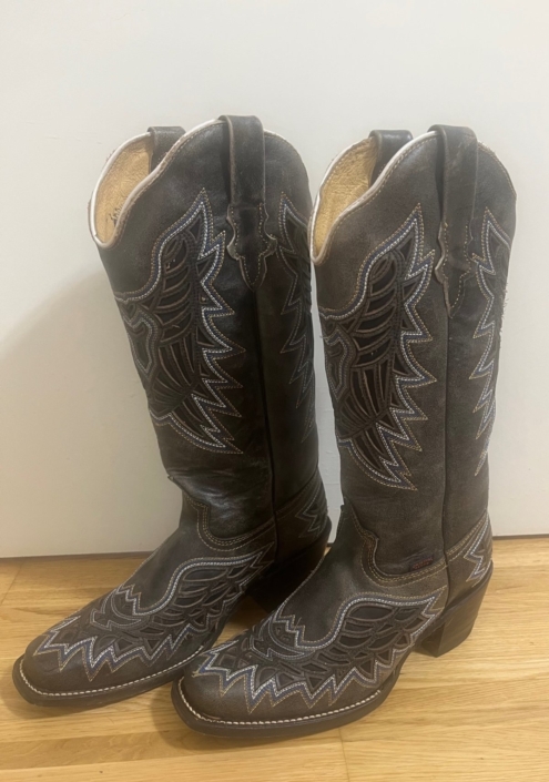 bootsdita_1693832253